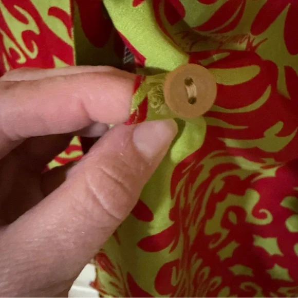 Floral Red and Green Manuheali’i Dress - Picture 14 of 15